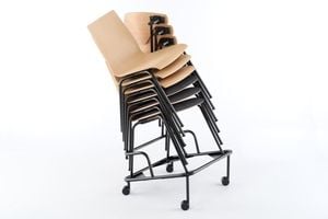 Auch die gestapelten Havanna mit Schreibplatte können auf dem Rollwagen transportiert werden